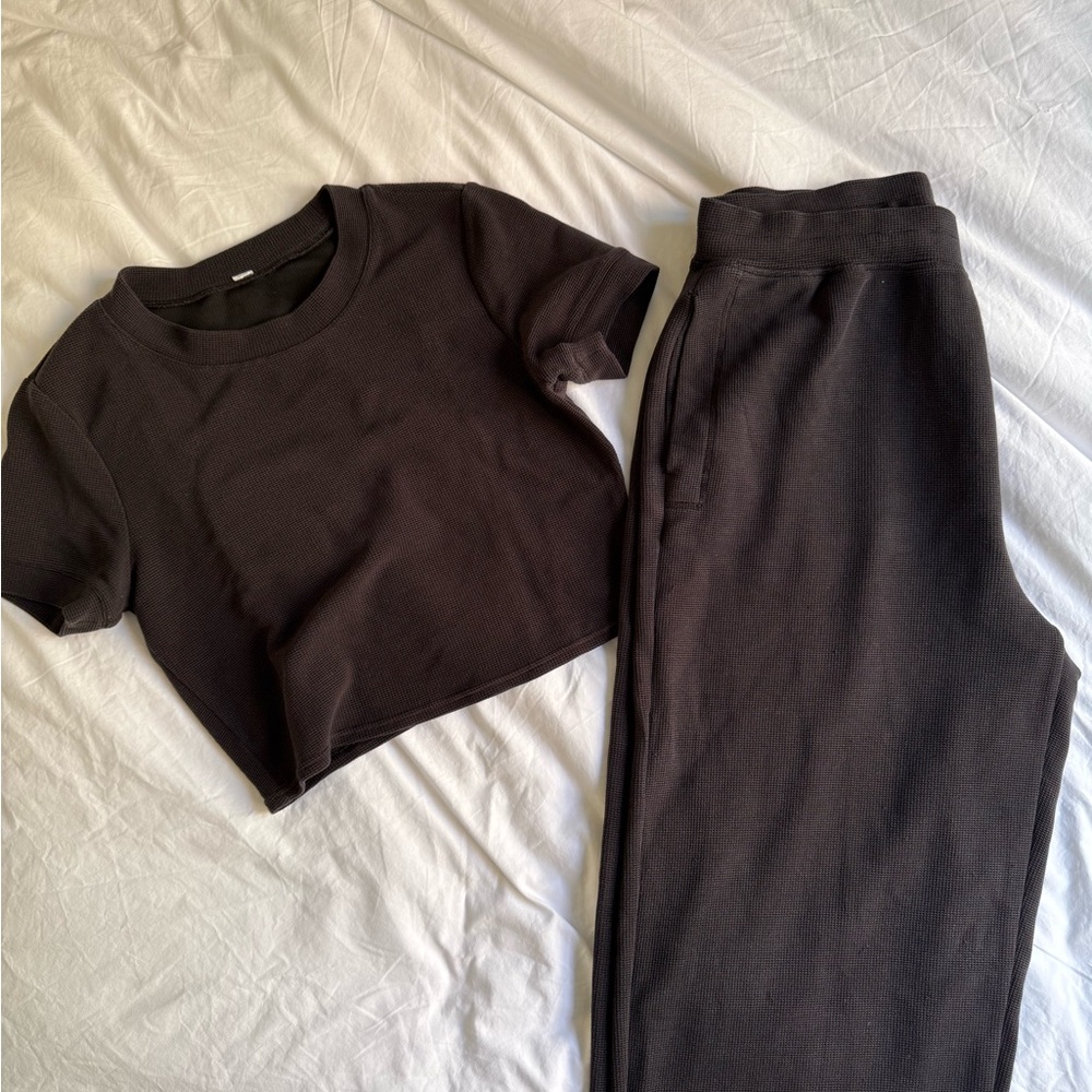 COPY - Black Women's Pants & Jumpsuit Set
Waffle set
